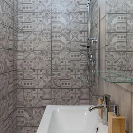 Fc158 - Luminosa Mini-casa A * Bari